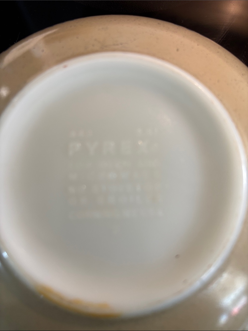 Pyrex Cream and White Glass Mixing Bowl - Picture 5 of 6